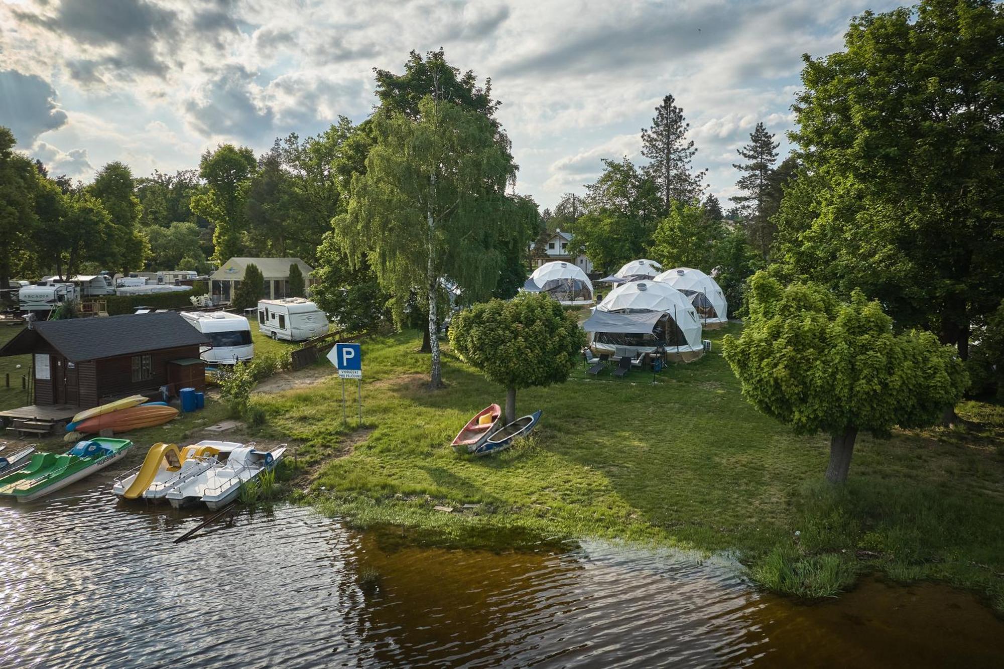 Glamping Slapy Hotell Exteriör bild